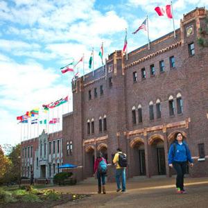 The mission of the Center for Global Citizenship is to promote collaboration across the University to educate and engage the 博彩网址大全 community for global awareness, responsibility, and participation. 